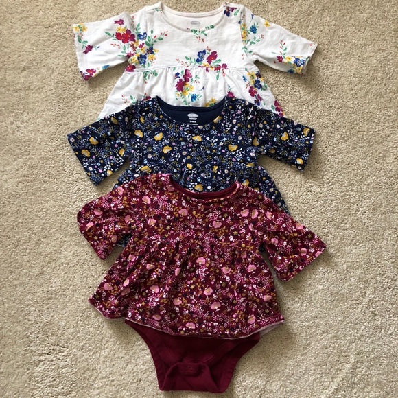 Old Navy Other - Old Navy Bodysuit Tops 12-18M
